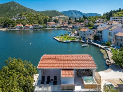 Holiday house Four-bedroom house with terrace and sea view Rogotin, Neretva Delta - Ušće Neretve K-24802 - Outdoor photo 2