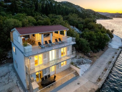 Holiday house Four-bedroom house with terrace and sea view Rogotin, Neretva Delta - Ušće Neretve K-24802 - Outdoor photo 9