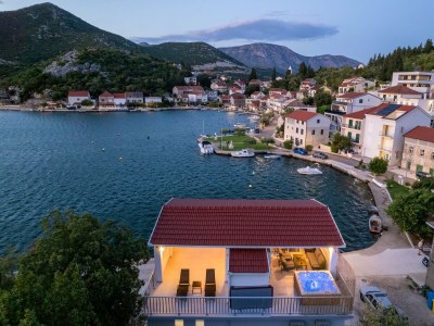 Holiday house Four-bedroom house with terrace and sea view Rogotin, Neretva Delta - Ušće Neretve K-24802 - Outdoor photo 10
