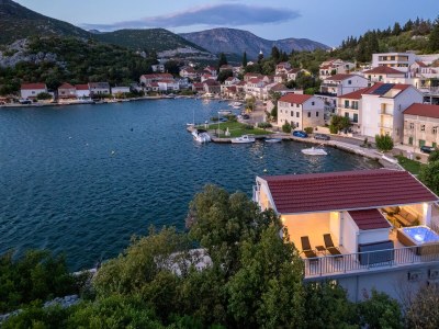 Holiday house Four-bedroom house with terrace and sea view Rogotin, Neretva Delta - Ušće Neretve K-24802 - Outdoor photo 11