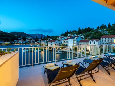 Holiday house Four-bedroom house with terrace and sea view Rogotin, Neretva Delta - Ušće Neretve K-24802 - Outdoor photo 54