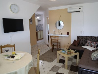 Apartment One bedroom apartment with terrace Seline, Paklenica A-24806-d - Outdoor photo 7