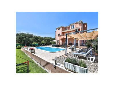 Holiday house Comfortable and spacious house with terrace and sea view Kaštel Lukšić, Kaštela K-24815 in Kastel Luksic - Holiday house