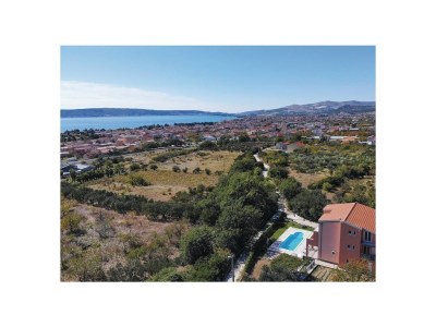 Holiday house Comfortable and spacious house with terrace and sea view Kaštel Lukšić, Kaštela K-24815 - Outdoor photo 4