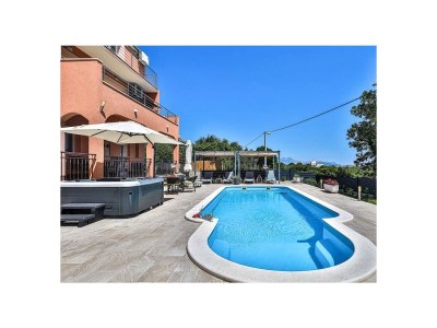 Holiday house Comfortable and spacious house with terrace and sea view Kaštel Lukšić, Kaštela K-24815 - Outdoor photo 5