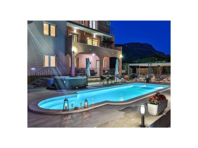 Holiday house Comfortable and spacious house with terrace and sea view Kaštel Lukšić, Kaštela K-24815 - Outdoor photo 6