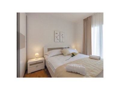 Holiday house Comfortable and spacious house with terrace and sea view Kaštel Lukšić, Kaštela K-24815 - Outdoor photo 27