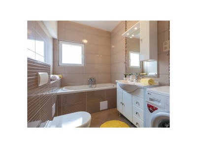 Holiday house Comfortable and spacious house with terrace and sea view Kaštel Lukšić, Kaštela K-24815 - Outdoor photo 32