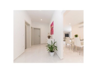 Holiday house Comfortable and spacious house with terrace and sea view Kaštel Lukšić, Kaštela K-24815 - Outdoor photo 36