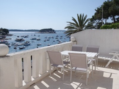 Apartment One bedroom apartment with terrace and sea view Hvar A-24926-a - Outdoor photo 34