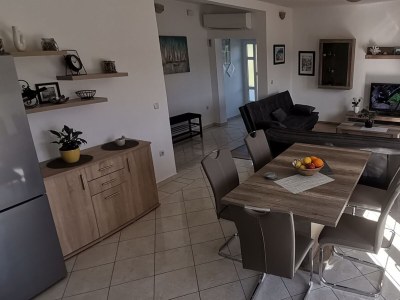 Apartment Two bedroom apartment with terrace and sea view Kampor, Rab A-24838-a - Outdoor photo 11