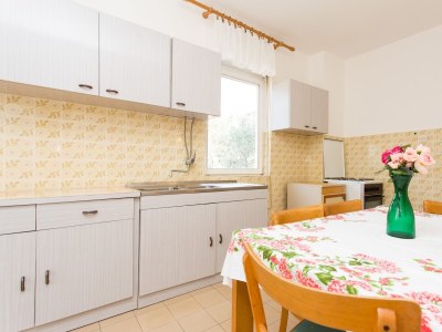 Apartment Three bedroom apartment with terrace Punat, Krk A-24852-a - Outdoor photo 9