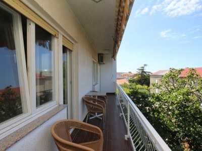 Apartment Two bedroom apartment with balcony and sea view Punat, Krk A-24863-a - Outdoor photo 9