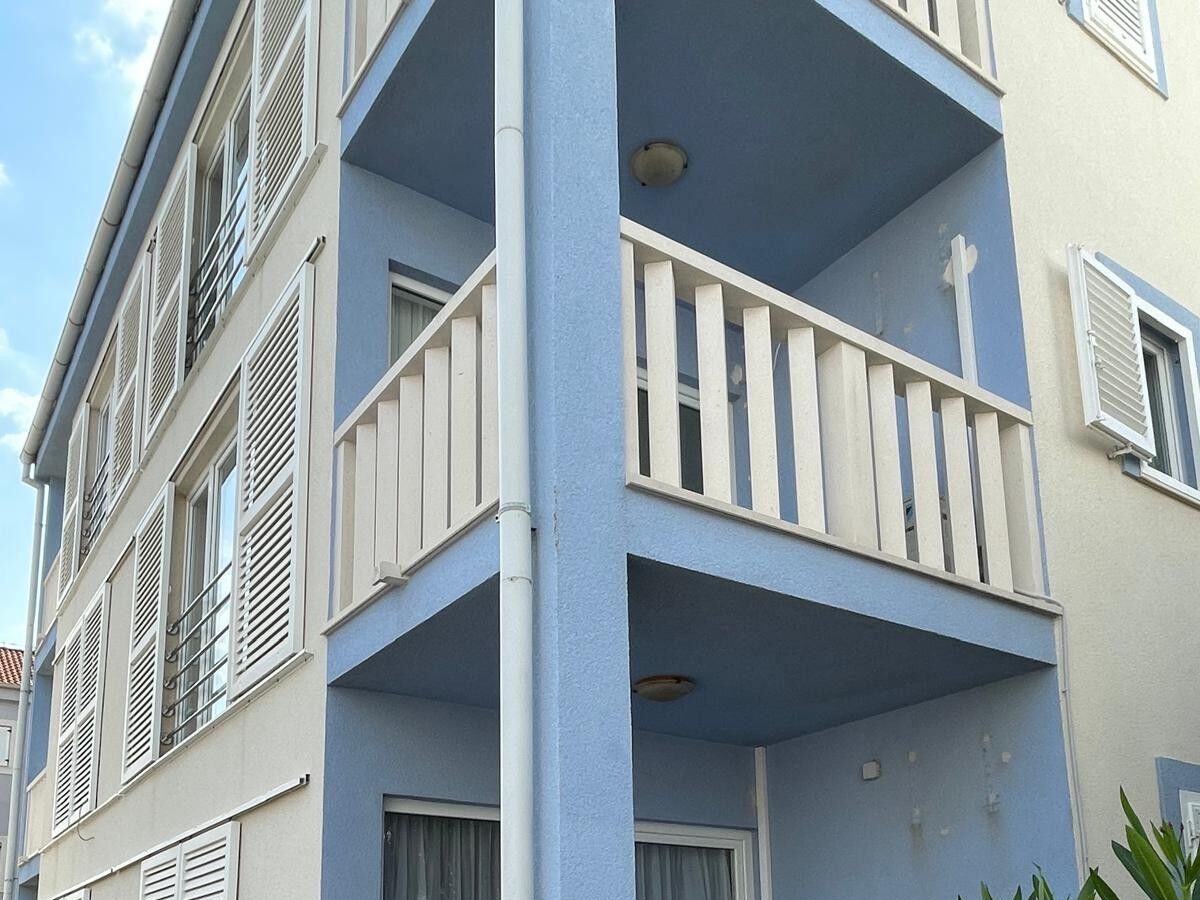 Apartment Two bedroom apartment near beach Mirca, Brač A-24865-a