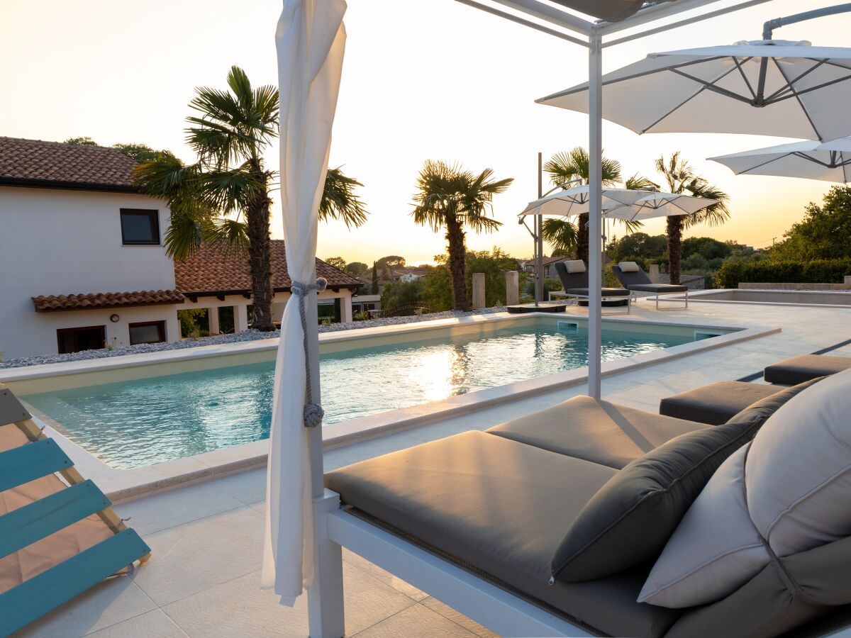 Holiday house Four-bedroom house with terrace and sea view Kaštelir, Central Istria - Središnja Istra K-24867 - Outdoor photo 4