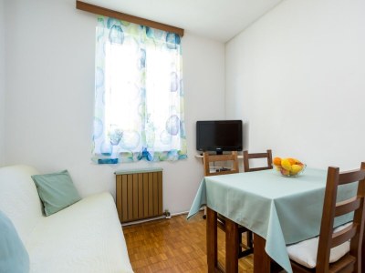 Apartment Two bedroom apartment with balcony Njivice, Krk A-20547-a - Outdoor photo 3