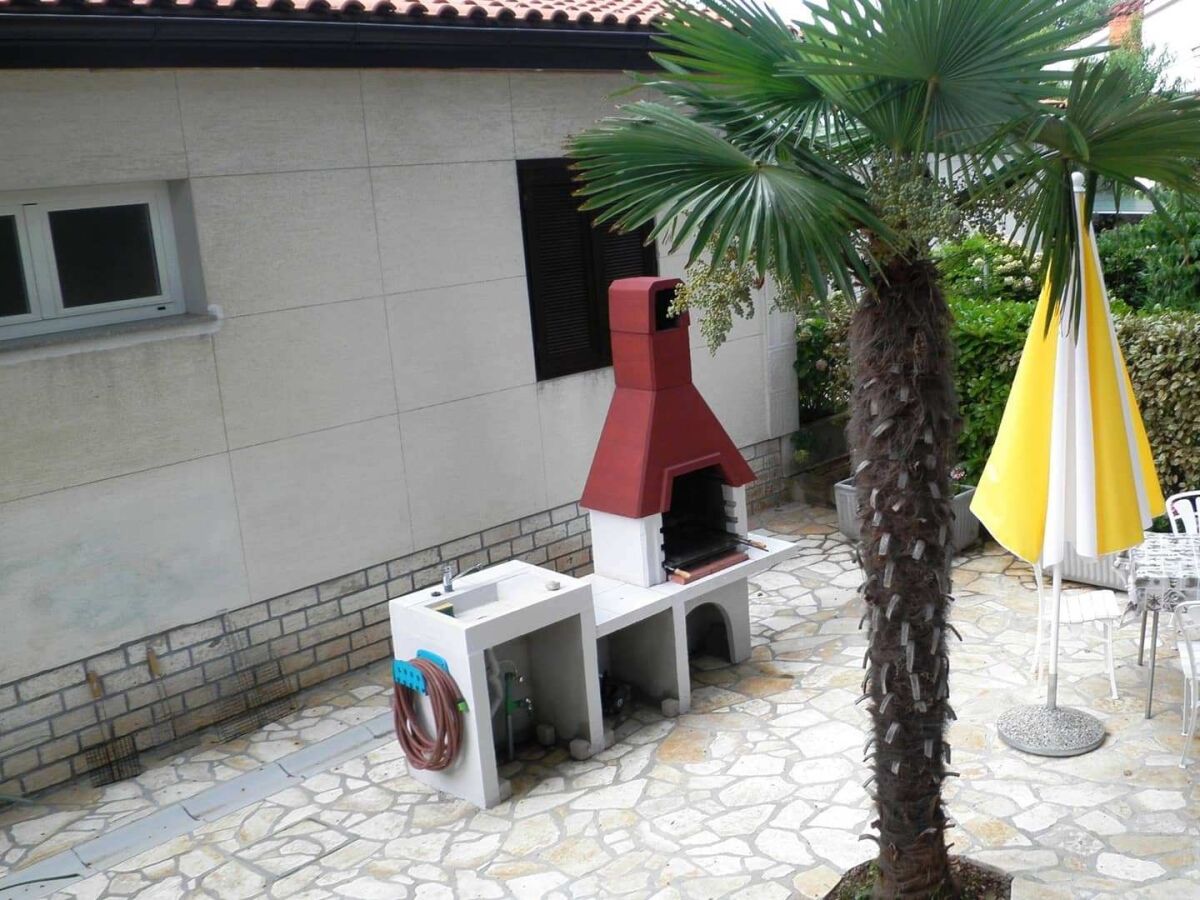 Apartment One bedroom apartment with terrace Njivice, Krk A-21870-a - Outdoor photo 2