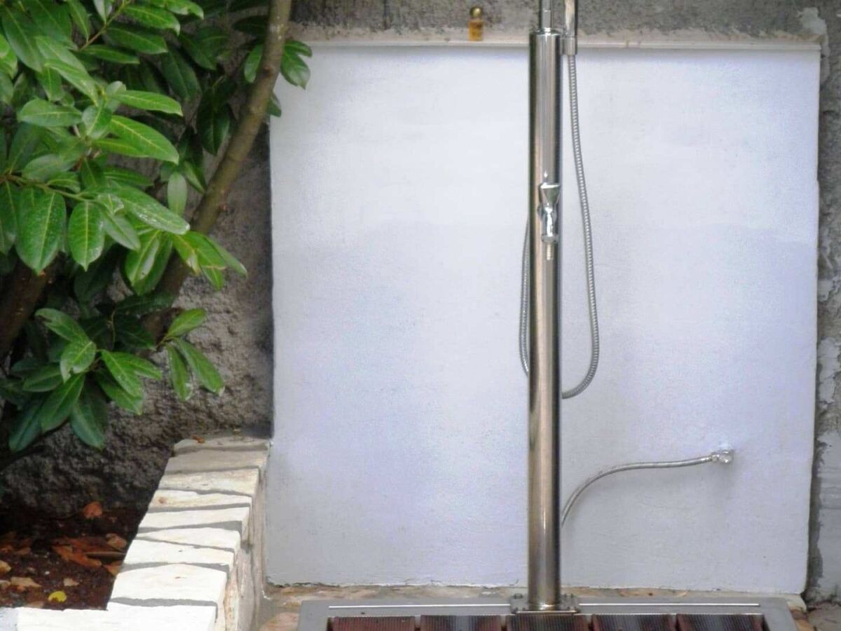 Apartment One bedroom apartment with terrace Njivice, Krk A-21870-a - Outdoor photo 4