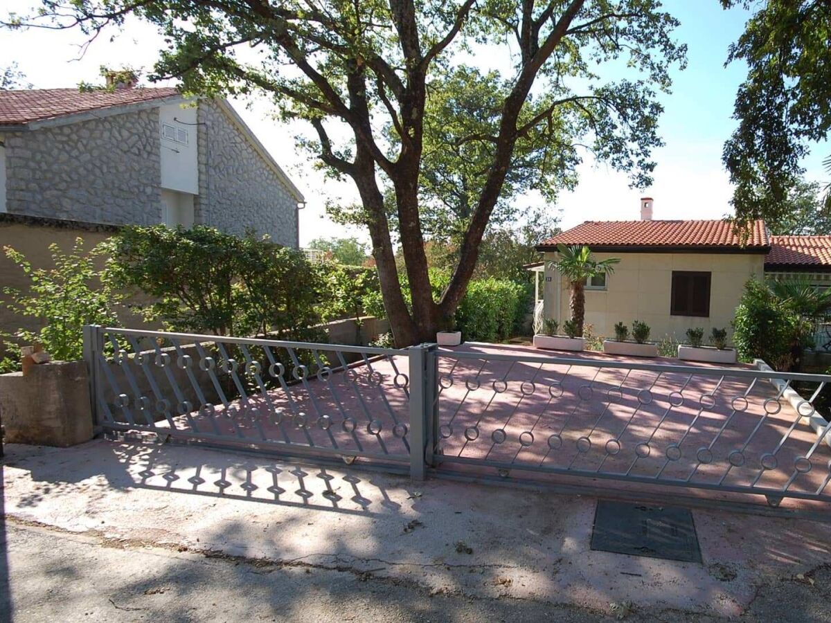 Apartment One bedroom apartment with terrace Njivice, Krk A-21870-a - Outdoor photo 5