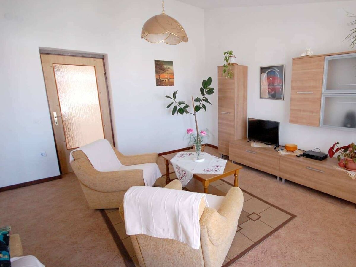 Apartment Three bedroom apartment with terrace and sea view Njivice, Krk A-21859-a - Outdoor photo 4