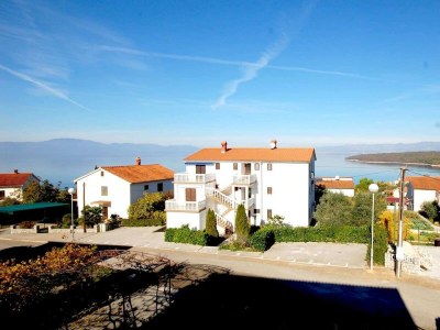 Apartment Three bedroom apartment with terrace and sea view Njivice, Krk A-21859-a - Outdoor photo 17