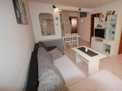 Apartment Two bedroom apartment with terrace Njivice, Krk A-21856-a - Outdoor photo 5