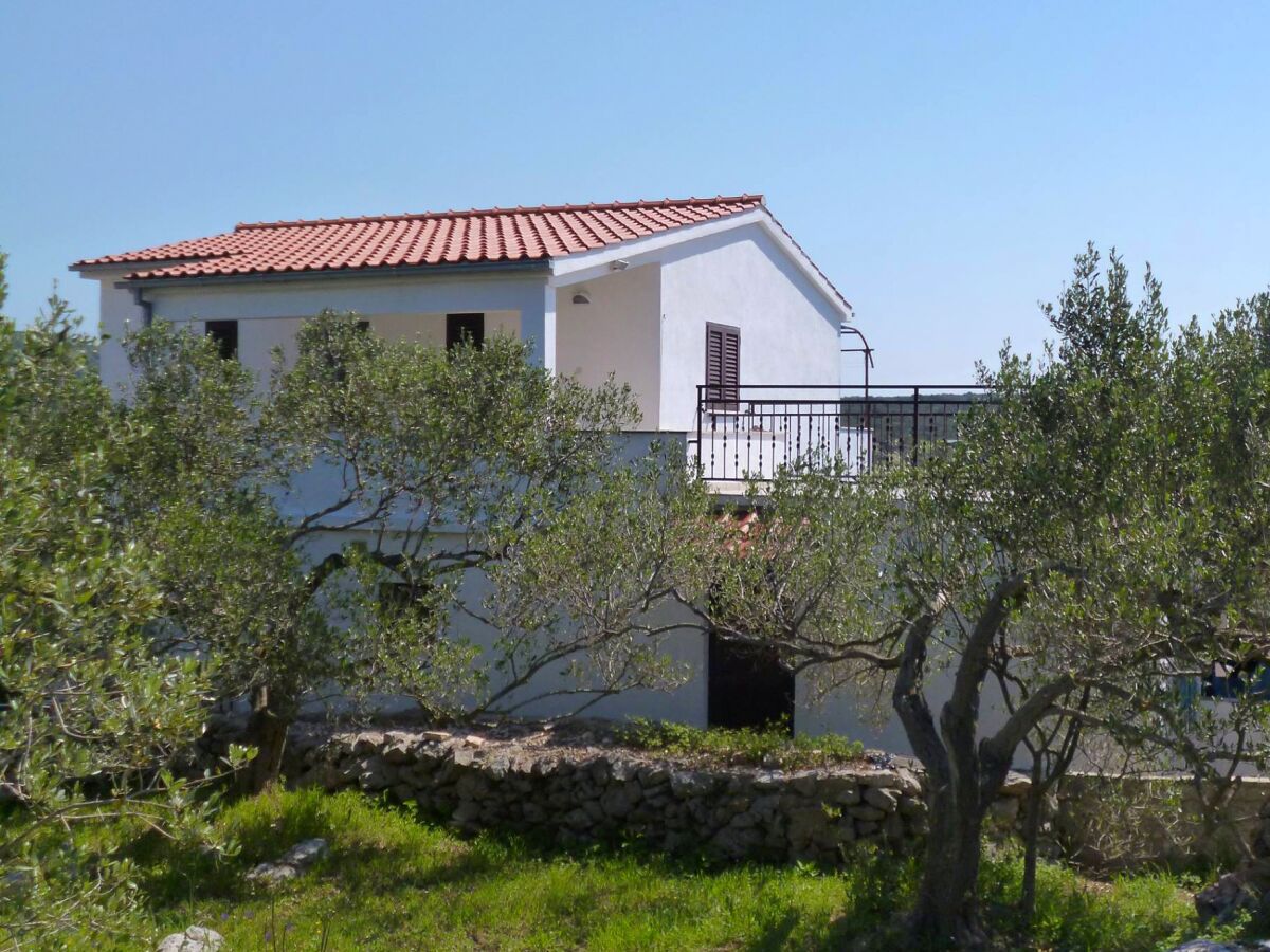 Apartment Two bedroom apartment with balcony and sea view Maslinica, Šolta A-5184-a - Outdoor photo 4