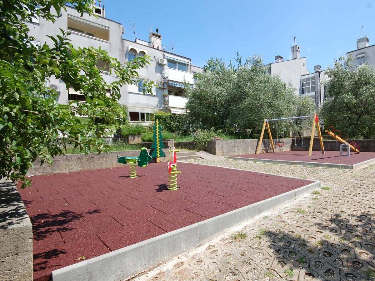 Apartment One bedroom apartment with terrace Njivice, Krk A-21866-a - Outdoor photo 4