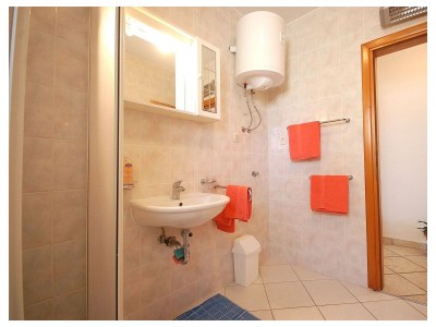 Apartment One bedroom apartment with balcony and sea view Kremenići, Krk A-22269-a - Outdoor photo 11