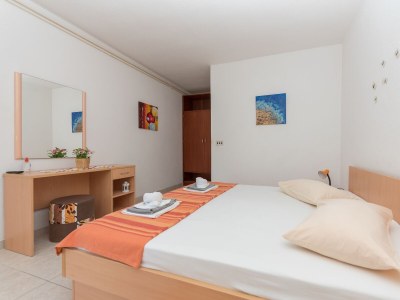 Apartment Two bedroom apartment with terrace Brela, Makarska A-20186-a - Outdoor photo 18