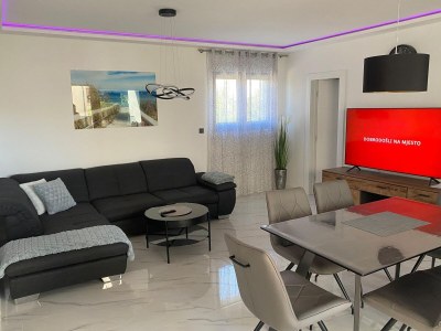 Apartment Two bedroom apartment near beach Srima - Vodice, Vodice A-24956-a - Outdoor photo 5