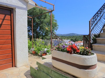 Apartment Studio flat with terrace Seget Vranjica, Trogir AS-11273-a - Outdoor photo 8