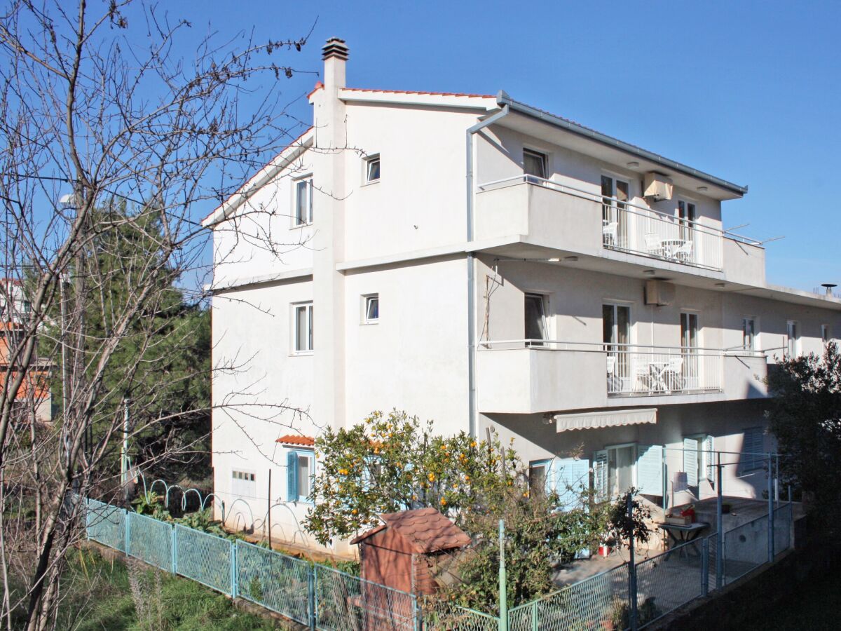 Apartment One bedroom apartment with balcony and sea view Slatine, Čiovo A-5999-a - Outdoor photo 4