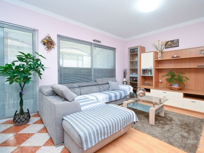 Apartment Two bedroom apartment with terrace and sea view Bibinje, Zadar A-18066-a - Outdoor photo 7