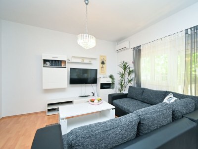 Apartment Two bedroom apartment with terrace Bibinje, Zadar A-18066-b - Outdoor photo 7