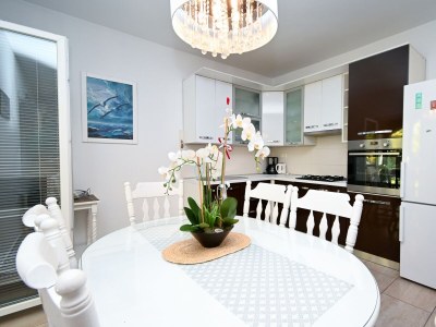 Apartment Two bedroom apartment with terrace Bibinje, Zadar A-18066-b - Outdoor photo 9