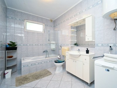 Apartment Two bedroom apartment with terrace Bibinje, Zadar A-18066-b - Outdoor photo 14