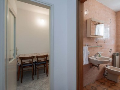 Apartment One bedroom apartment with balcony and sea view Duće, Omiš A-18155-a - Outdoor photo 7