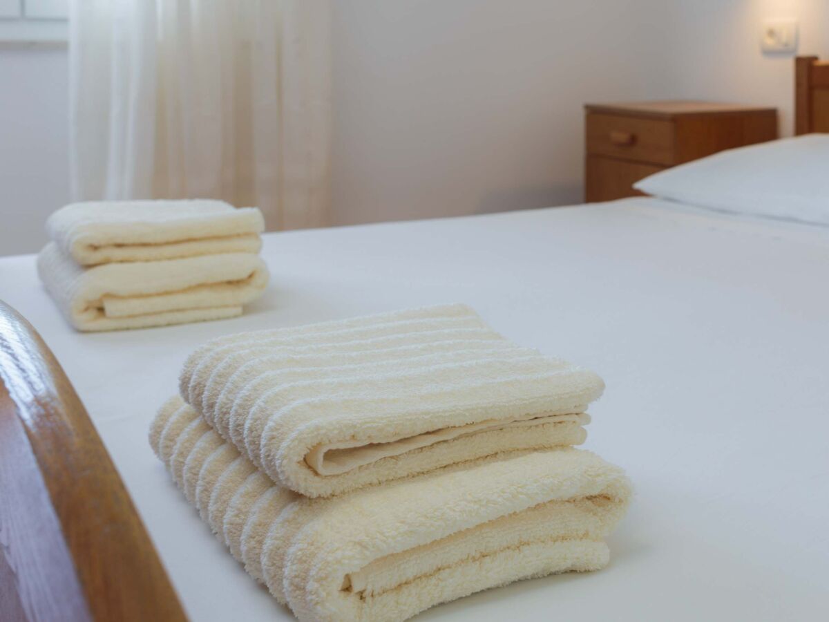 Apartment Two bedroom apartment with terrace and sea view Duće, Omiš A-18155-b