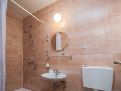 Apartment Two bedroom apartment with terrace and sea view Duće, Omiš A-18155-d - Outdoor photo 12