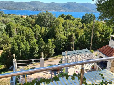 Apartment One bedroom apartment with terrace and sea view Viganj, Pelješac A-21912-a in Kuciste - Apartment