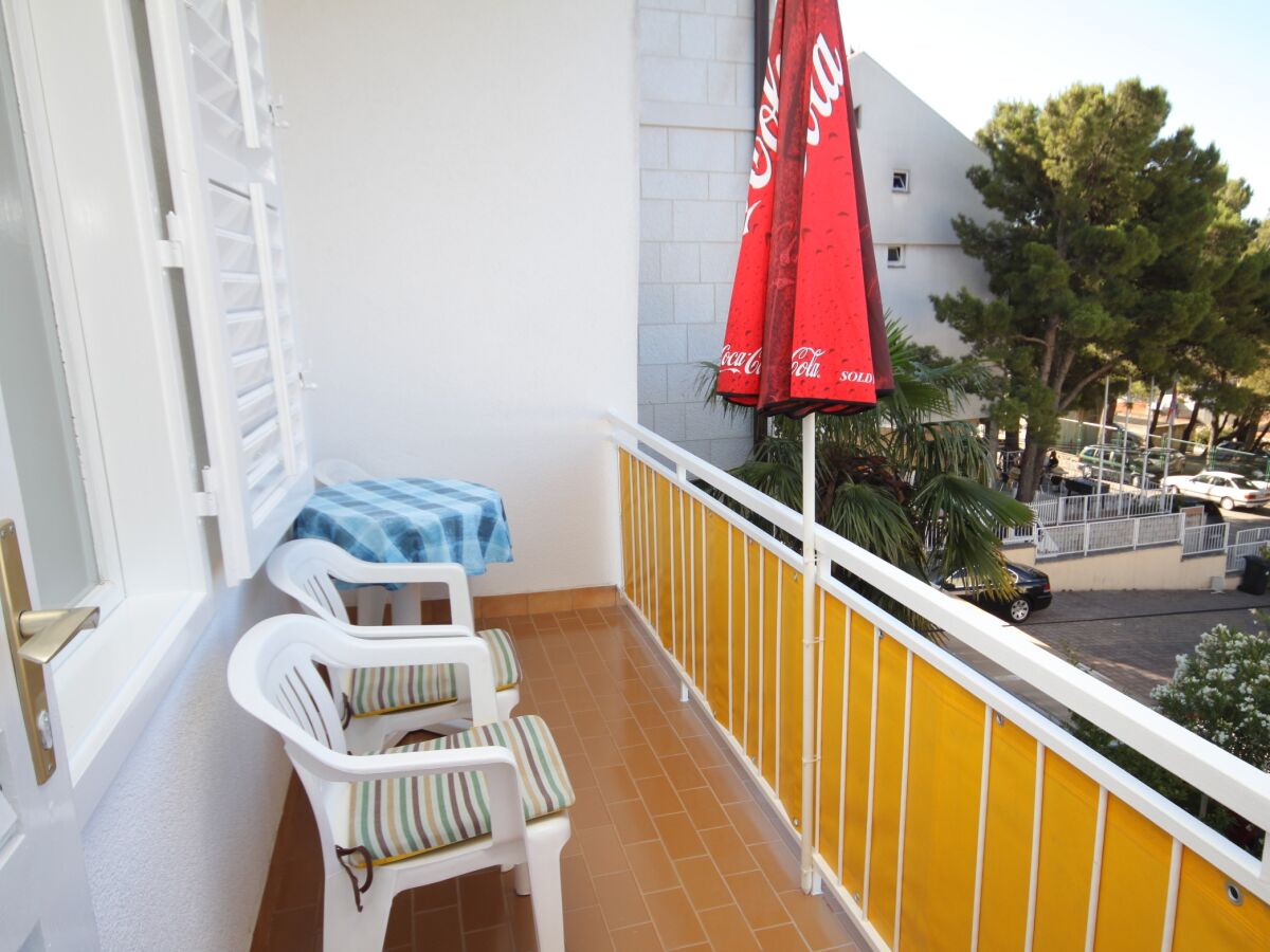 Holiday room with balcony Makarska S-6778-a
