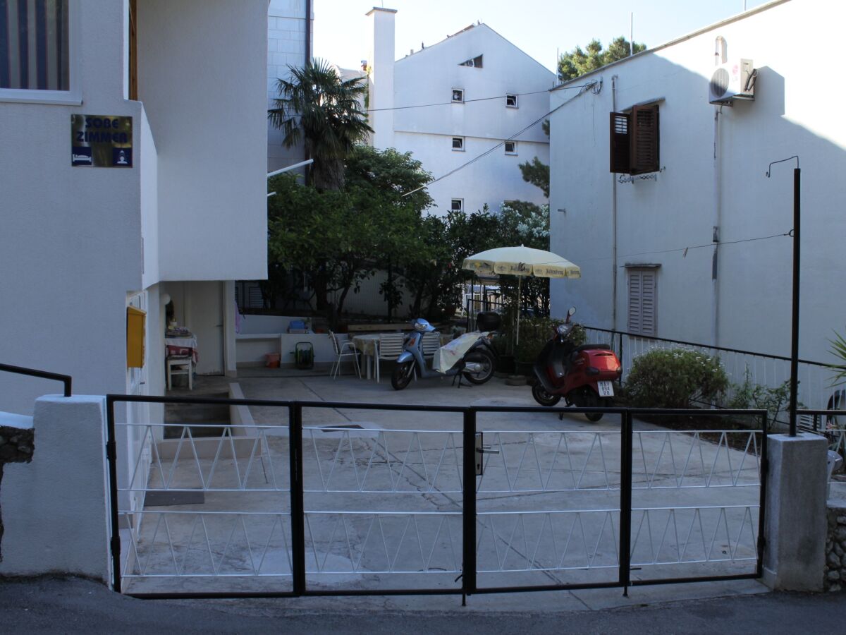 Holiday room with air-conditioning Makarska S-6778-b - Outdoor photo 3