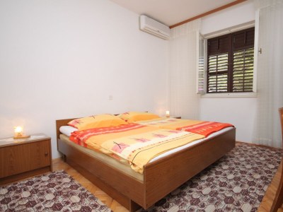 Holiday room with air-conditioning Makarska S-6778-c in Makarska - Holiday room