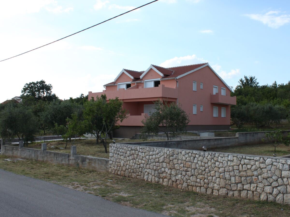 Apartment Two bedroom apartment with terrace and sea view Maslenica, Novigrad A-6573-b - Outdoor photo 3
