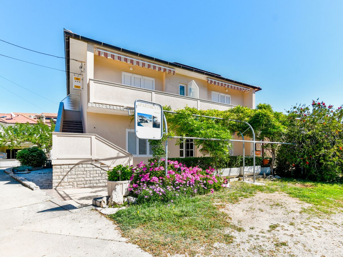 Apartment One bedroom apartment with balcony and sea view Supetarska Draga - Donja, Rab A-2013-f - Outdoor photo 4