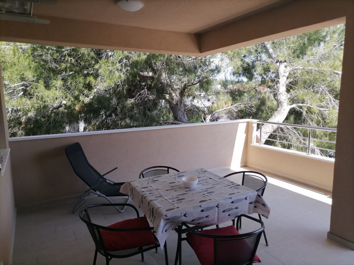 Apartment Two bedroom apartment with terrace Jezera, Murter A-24139-a