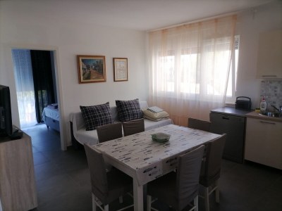 Apartment Two bedroom apartment with terrace Jezera, Murter A-24139-a - Outdoor photo 7