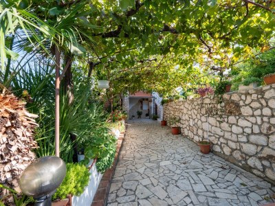 Apartment Two bedroom apartment with terrace and sea view Kampor, Rab A-5056-a - Outdoor photo 7