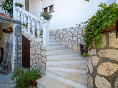 Apartment Two bedroom apartment with terrace and sea view Kampor, Rab A-5056-a - Outdoor photo 8